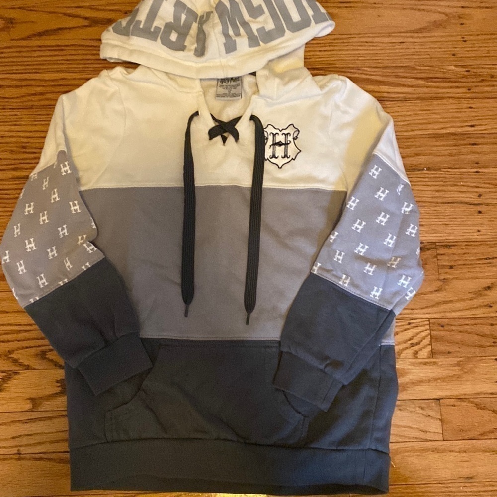 𝅺HARRY Potter hogwarts size xs sweatshirt